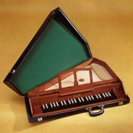Neupert клавесин Spinettino, coloured
